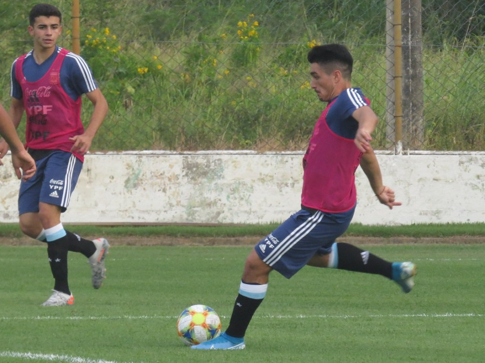 Último entrenamiento antes de debutar en el Mundial ante España
