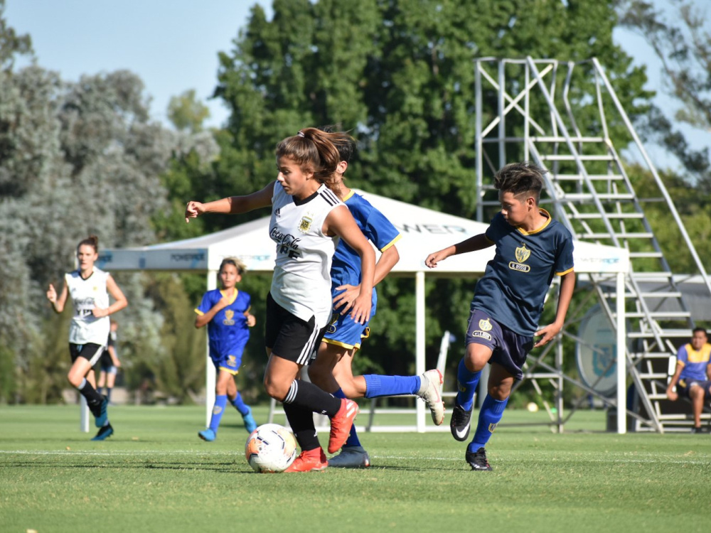 La Sub 20 Femenina culminó la semana con un amistoso
