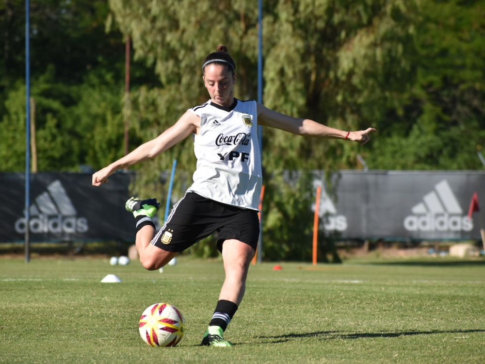 La Selección femenina se entrenó en Ezeiza