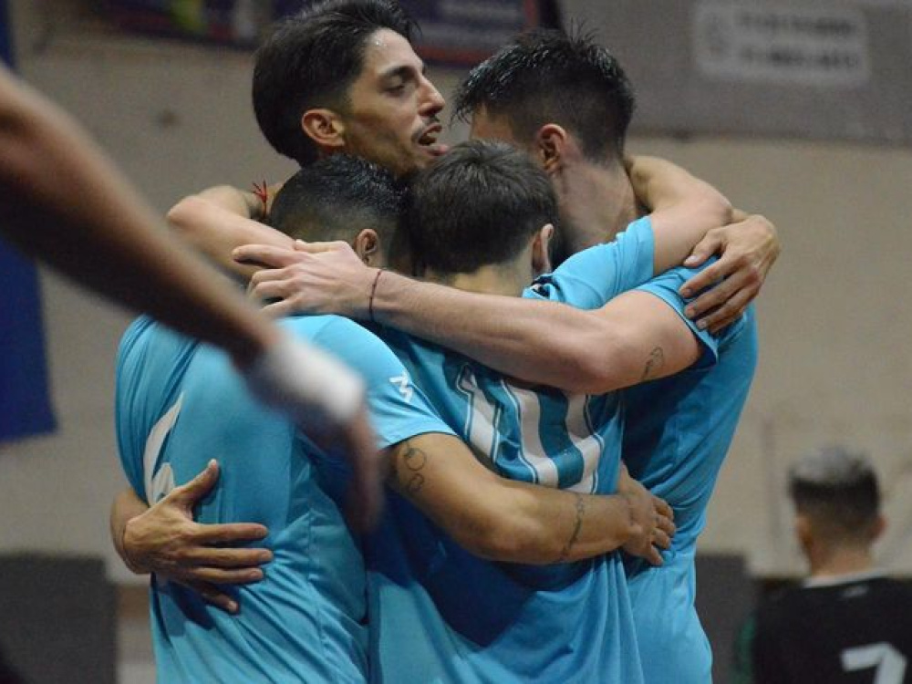 17 de Agosto superó a Banfield y recuperó el liderazgo en el torneo de Primera División