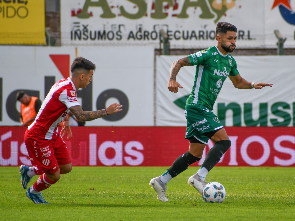 Unión superó 2-1 a Sarmiento