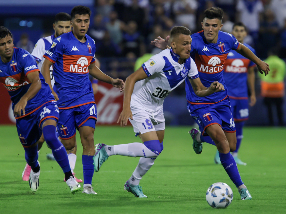 Vélez y Tigre empataron 2-2