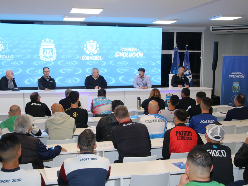 Comenzó el curso CONMEBOL de Fútbol Juvenil