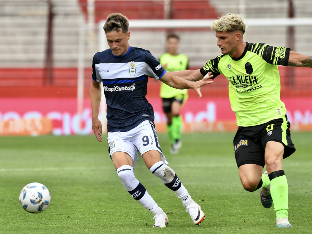 Gimnasia derrotó 2-1 a Barracas Central