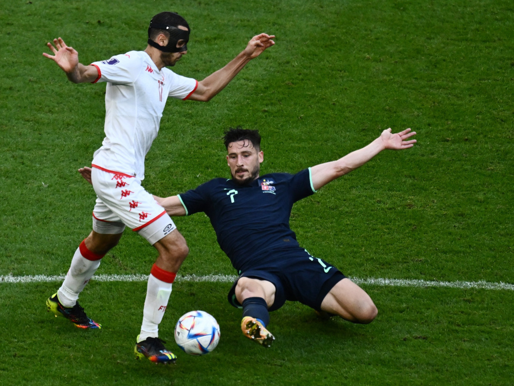 Australia venció 1-0 a Túnez en el comienzo de la jornada
