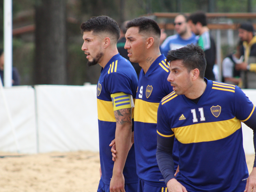 Triple empate en la cima del torneo de Primera División