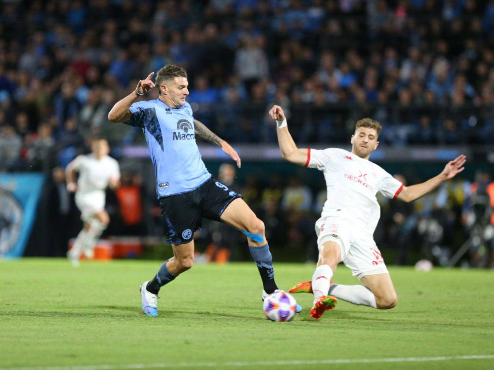 En la continuidad de la fecha, Belgrano venció 2-0 a Huracán