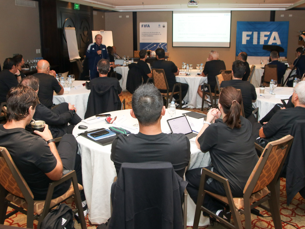 Se realiza en nuestro país el curso FIFA para formadores de entrenadores de fútbol