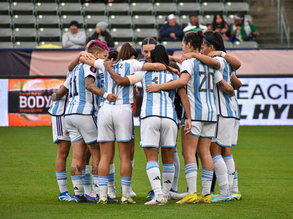 Selección Femenina: Argentina se medirá ante Brasil por los cuartos de final 