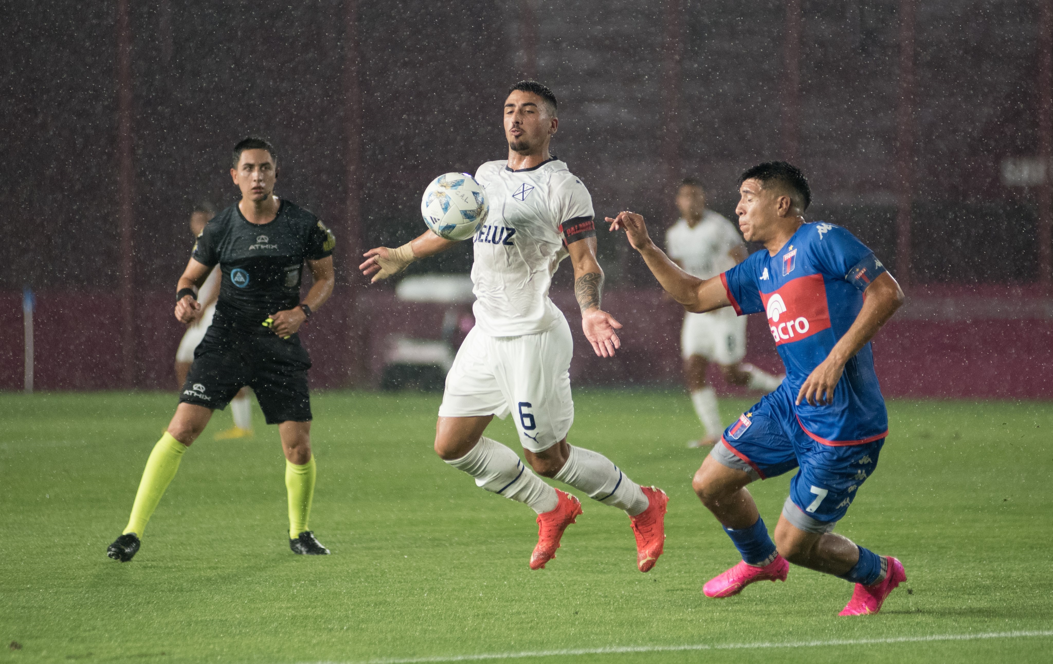 Independiente derrotó a Tigre 2-1 en la Final de la Copa Proyección