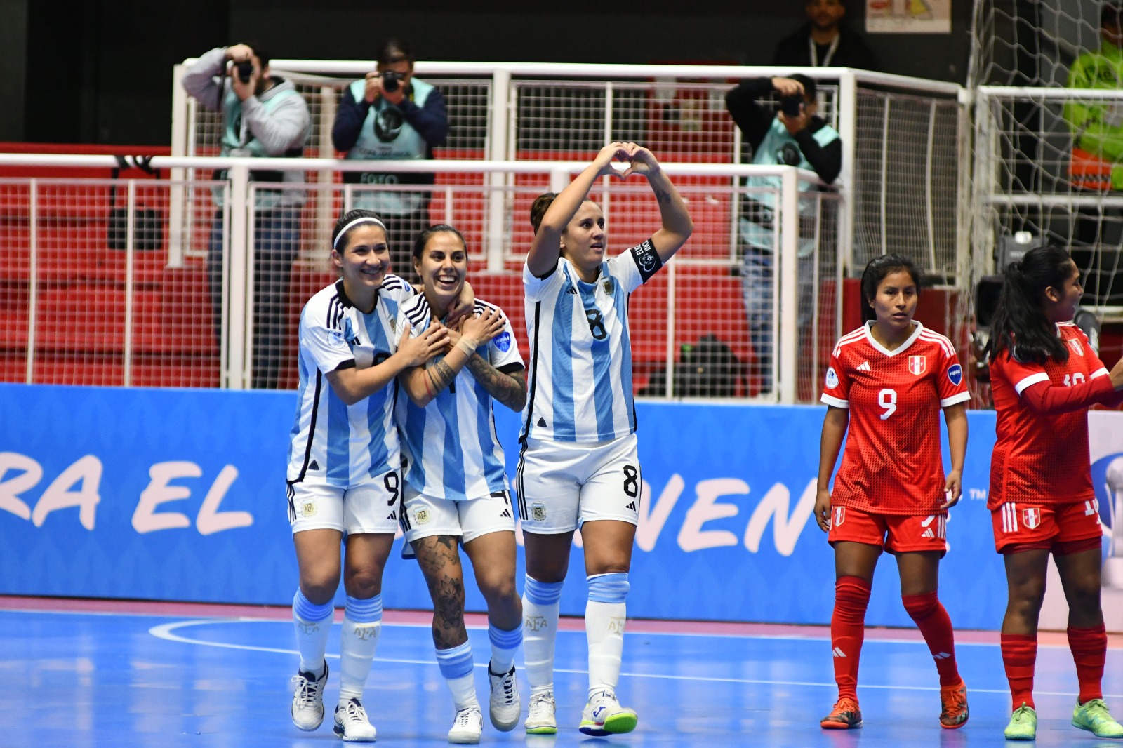 Argentina derrotó 11-0 a Perú en su debut de la Copa América de Futsal Femenino