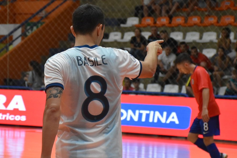 Argentina superó a Chile y es líder del Grupo B en las Eliminatorias de Futsal