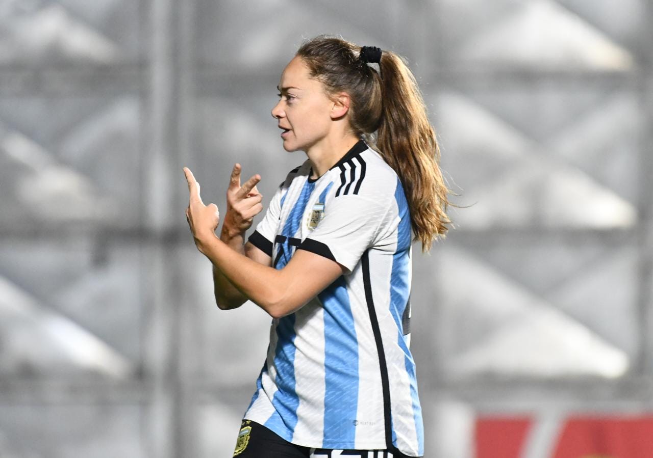 La Selección Femenina Argentina goleó 4-0 a Perú en su partido despedida