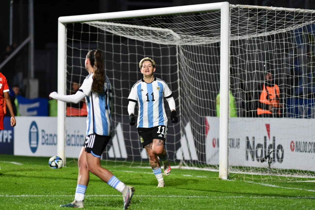 La Selección Femenina Argentina goleó 4-0 a Perú en su partido despedida
