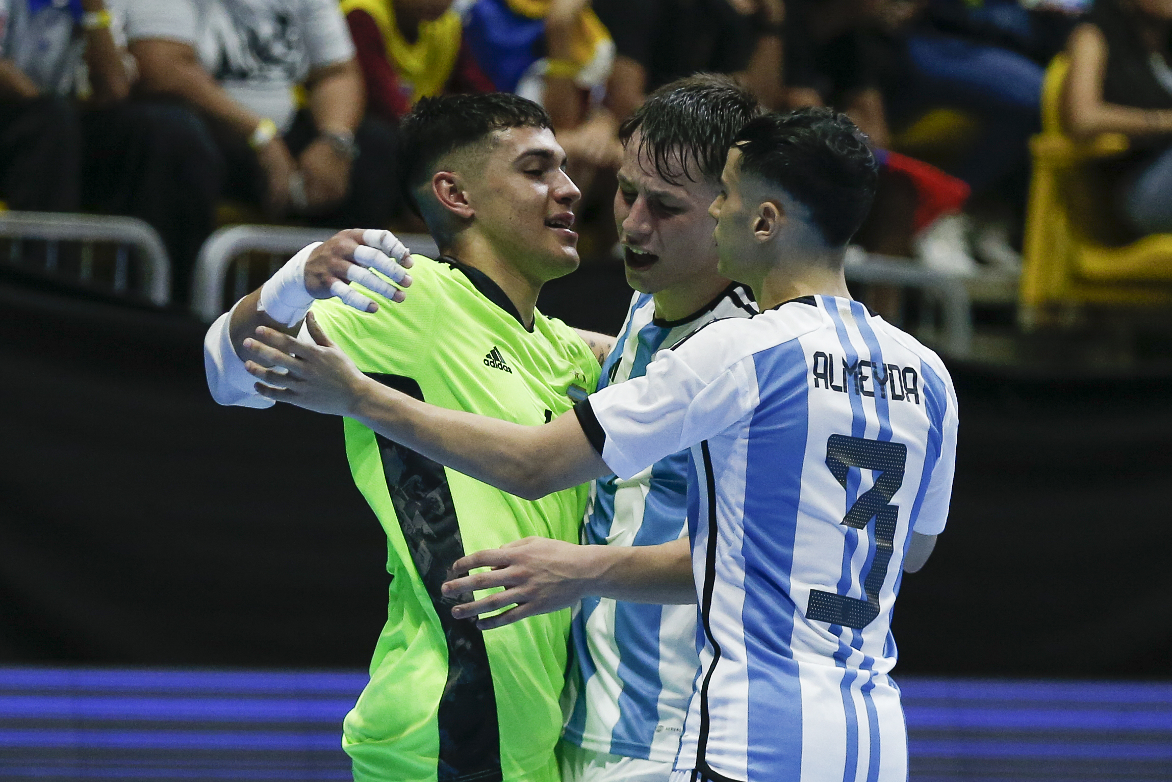 Argentina venció 3-0 a Venezuela y clasificó a semifinales
