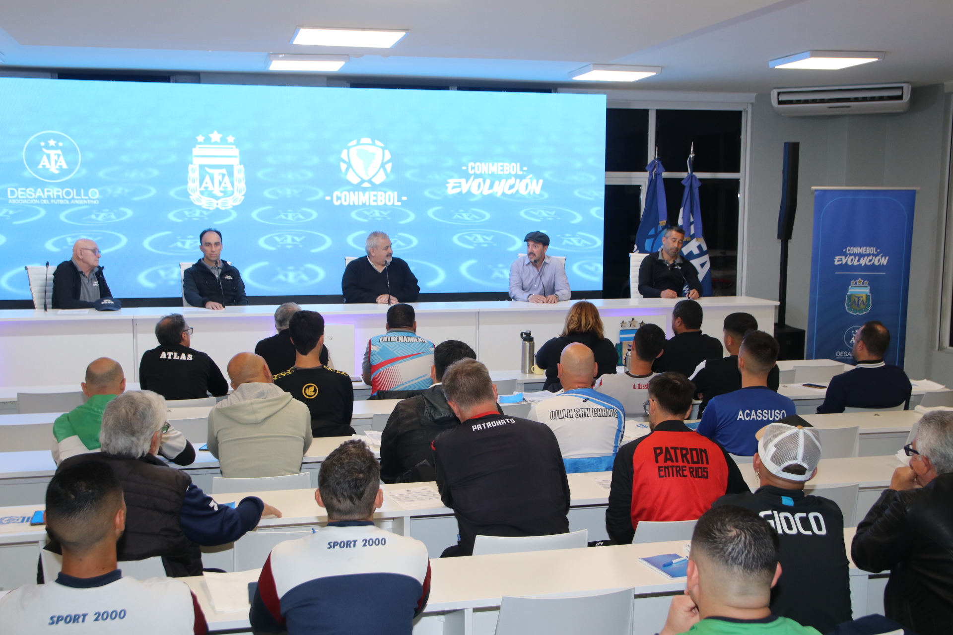 Comenzó el curso CONMEBOL de Fútbol Juvenil