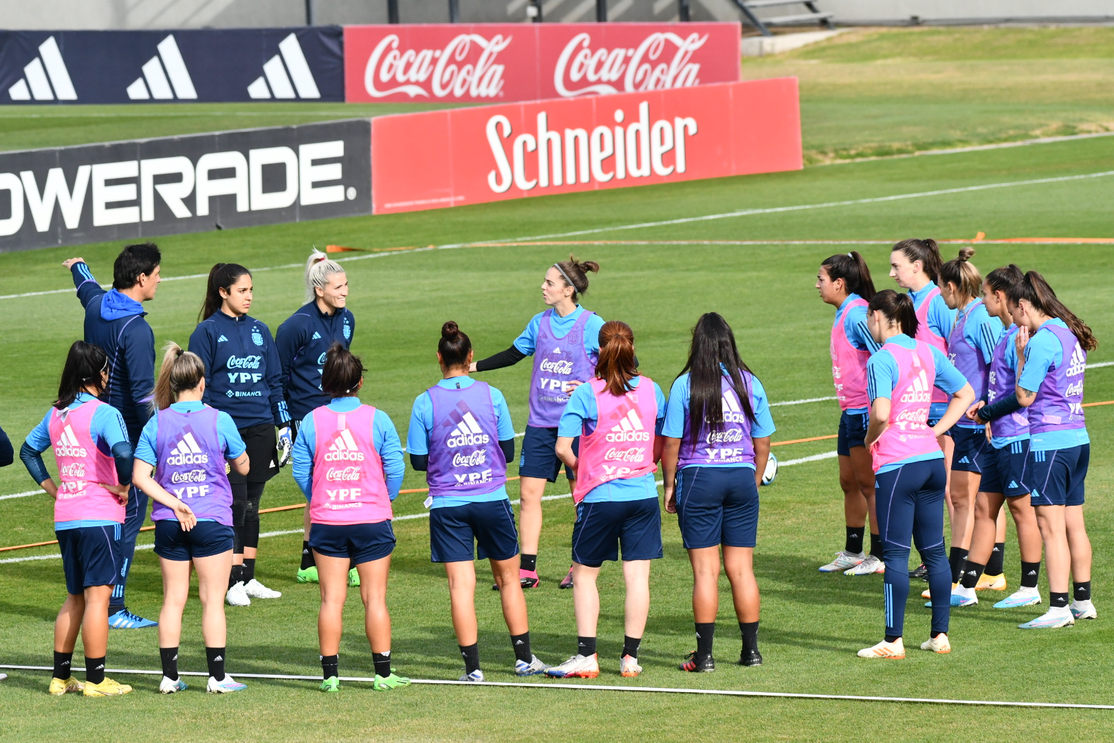 Nuevo día de entrenamiento para la preselección femenina