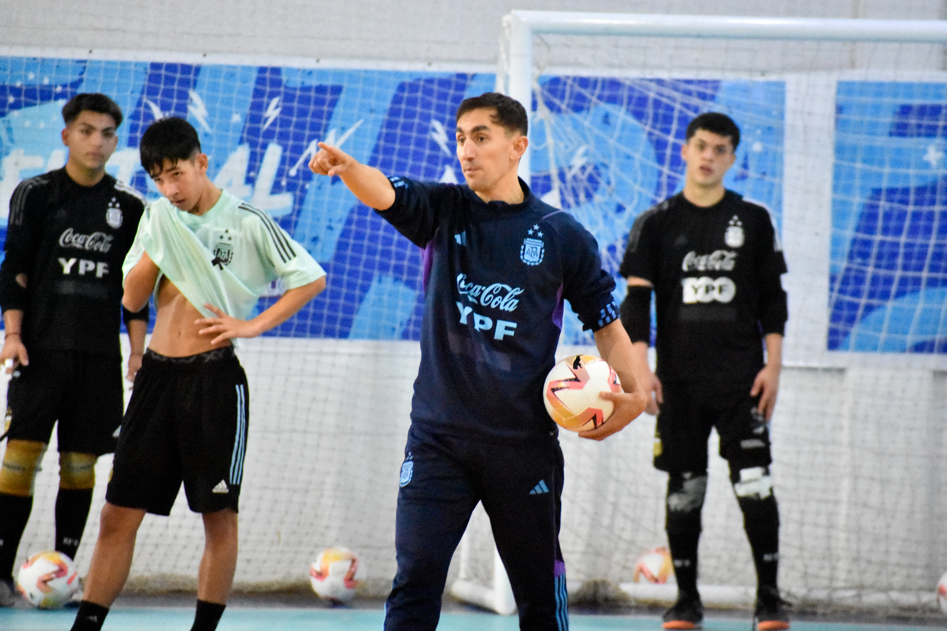 El equipo Sub 17 de futsal completó una nueva semana en Ezeiza