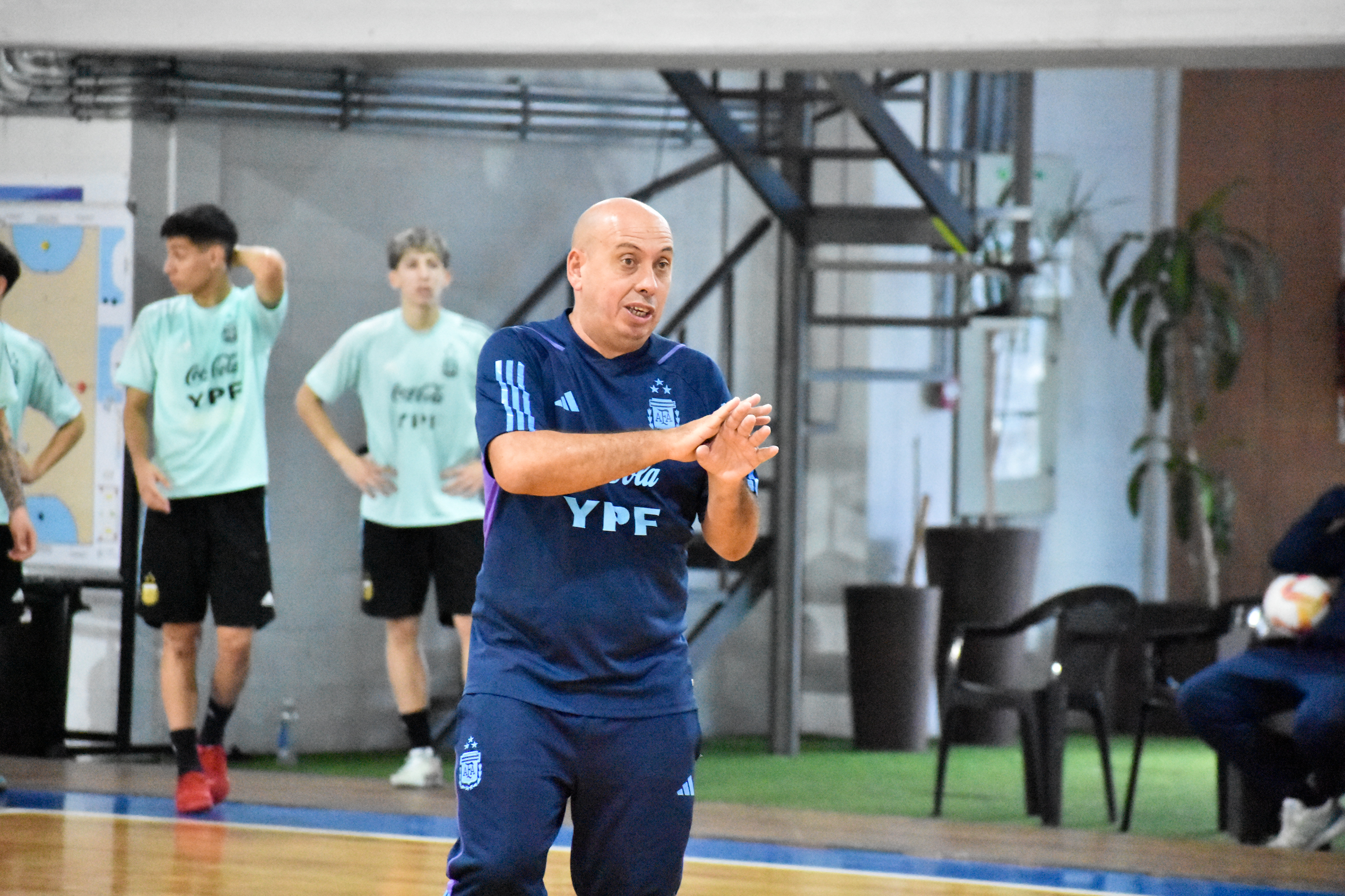 El equipo Sub 17 de futsal completó una nueva semana en Ezeiza