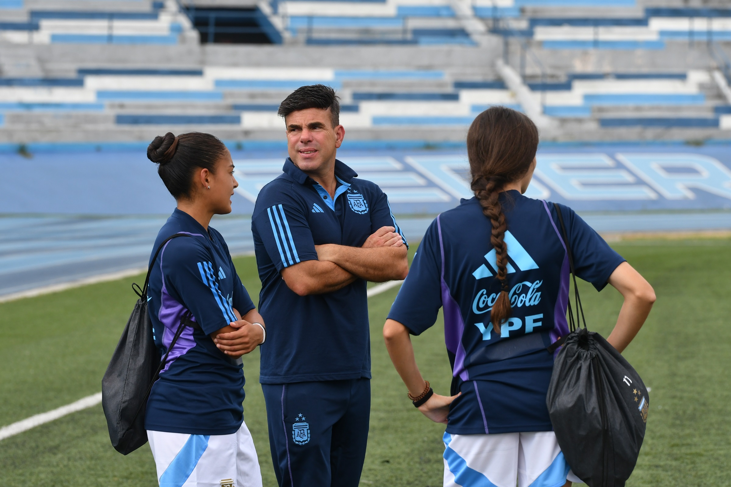 El plantel Sub 20 de Fútbol Femenino visitó el Estadio Modelo, en Guayaquil