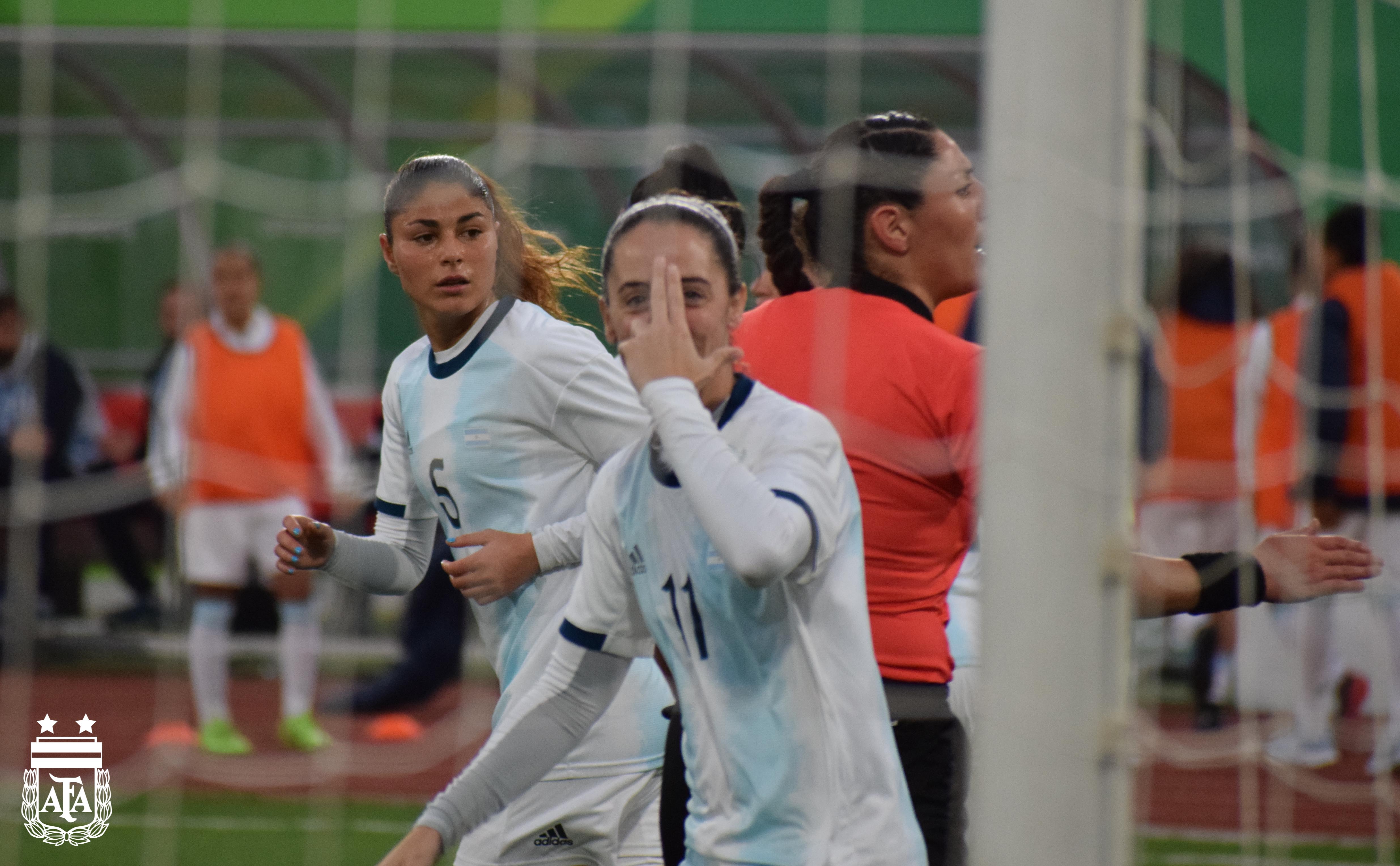 El seleccionado femenino le ganó 3-0 a Paraguay y es finalista de los Juegos Panamericanos