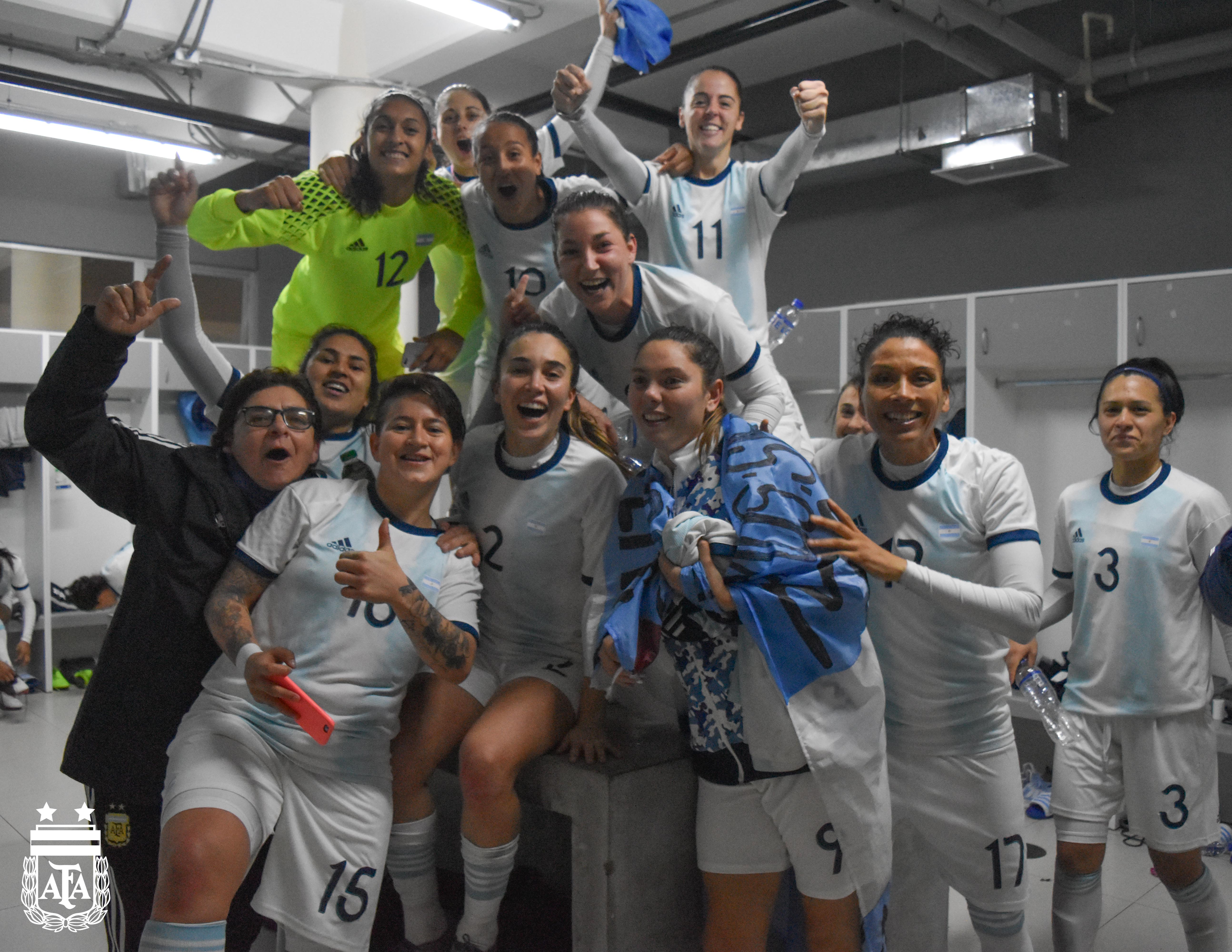 El seleccionado femenino le ganó 3-0 a Paraguay y es finalista de los Juegos Panamericanos