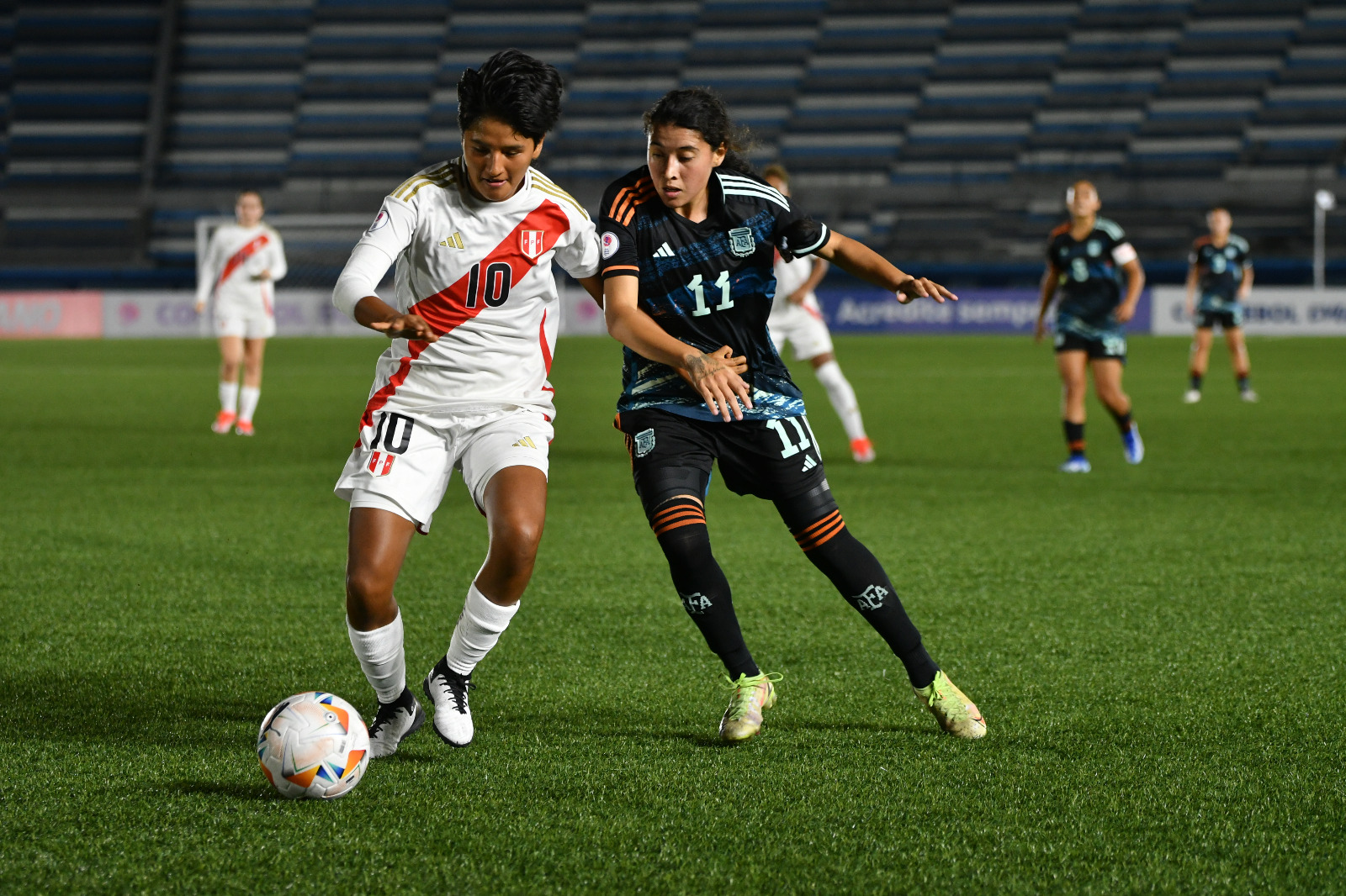 Argentina goleó 5-0 a Perú en la segunda jornada de la Fase Final del Sudamericano