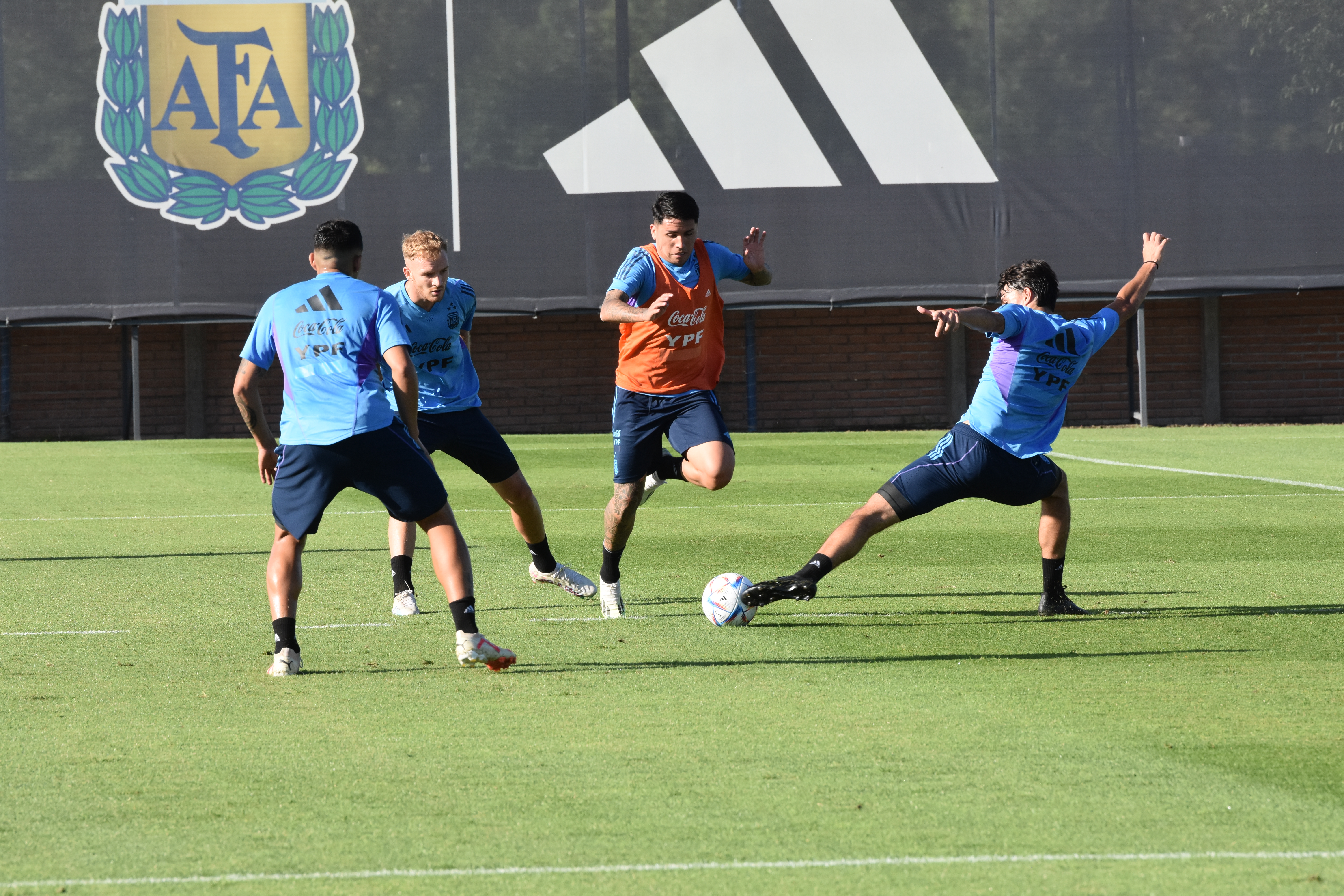 Entrenamiento del Sub 23 de cara a los amistosos frente a Ecuador