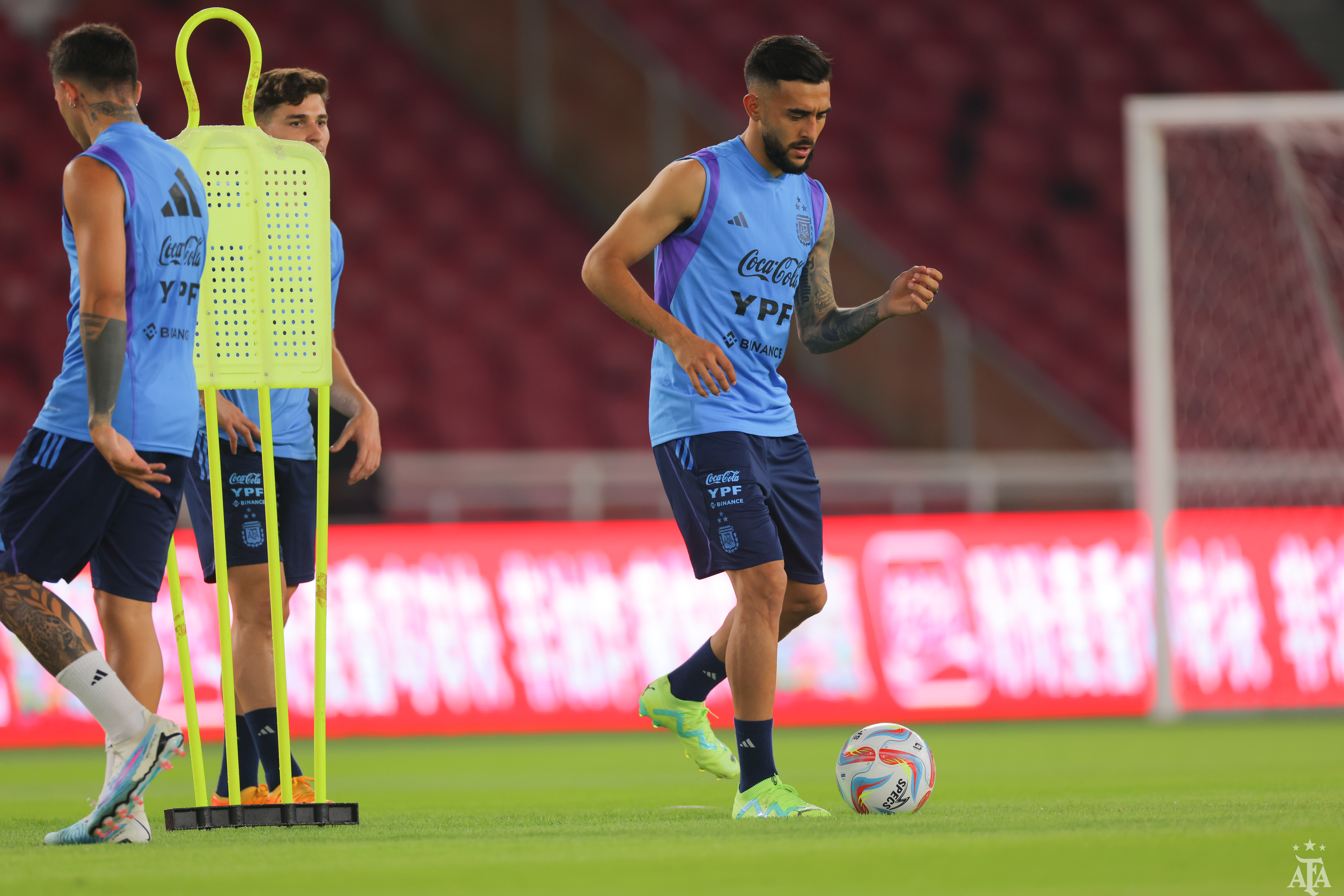 Primer entrenamiento de cara al partido ante Indonesia