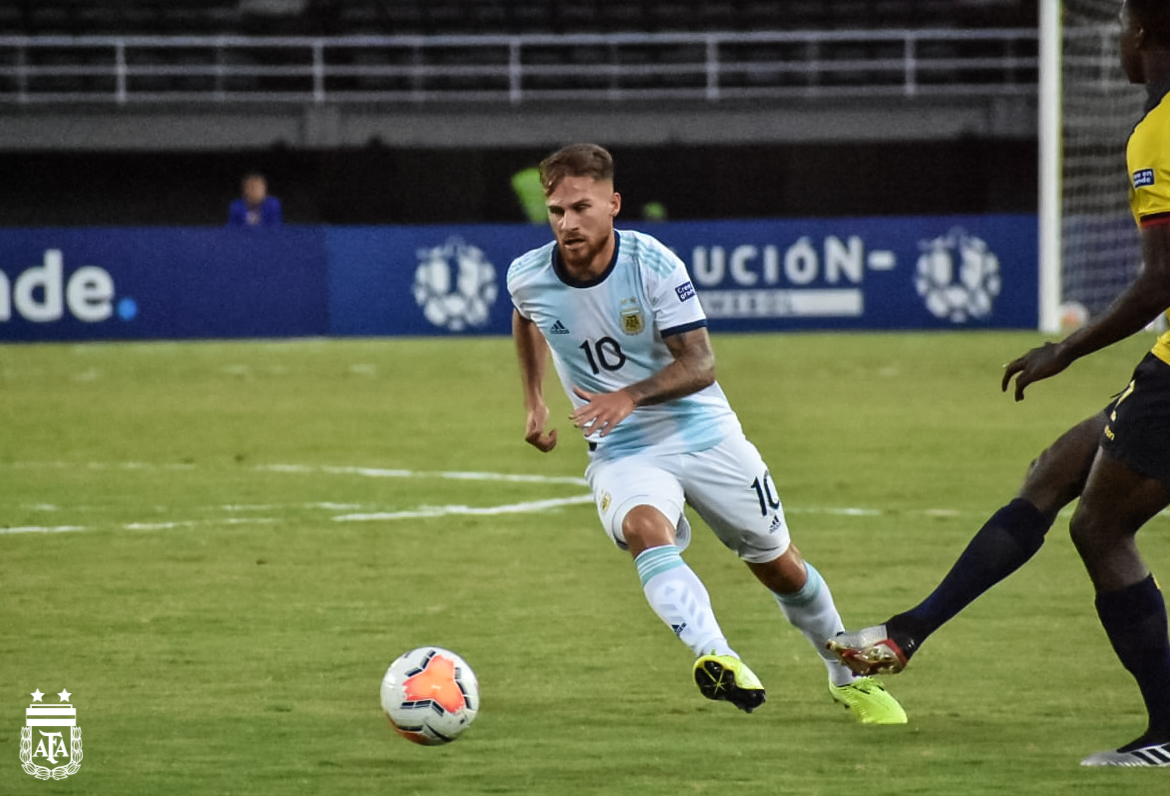 La Selección Argentina superó 1-0 a Ecuador y clasificó al cuadrangular final