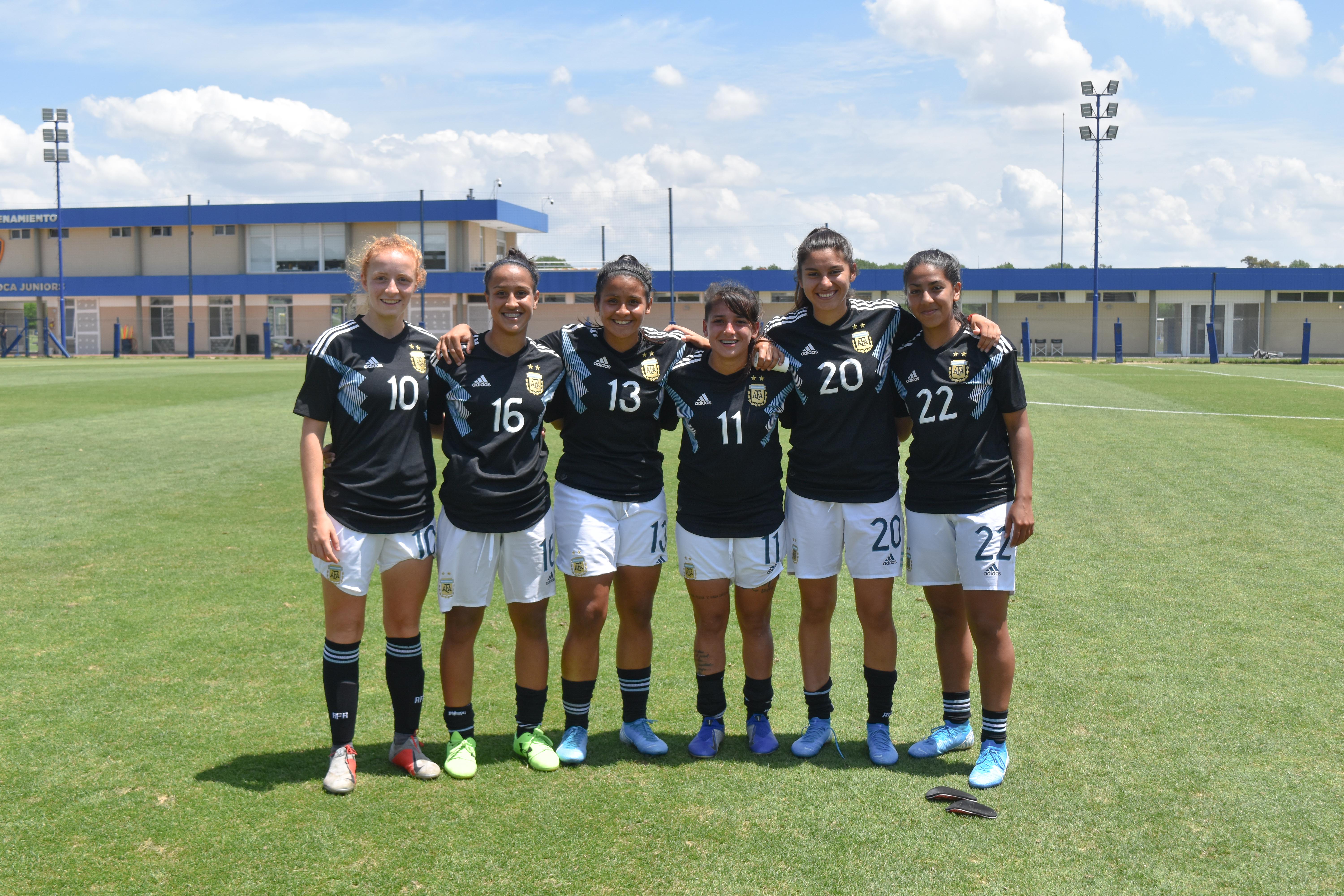 La Selección Femenina igualó 2-2 con Colombia
