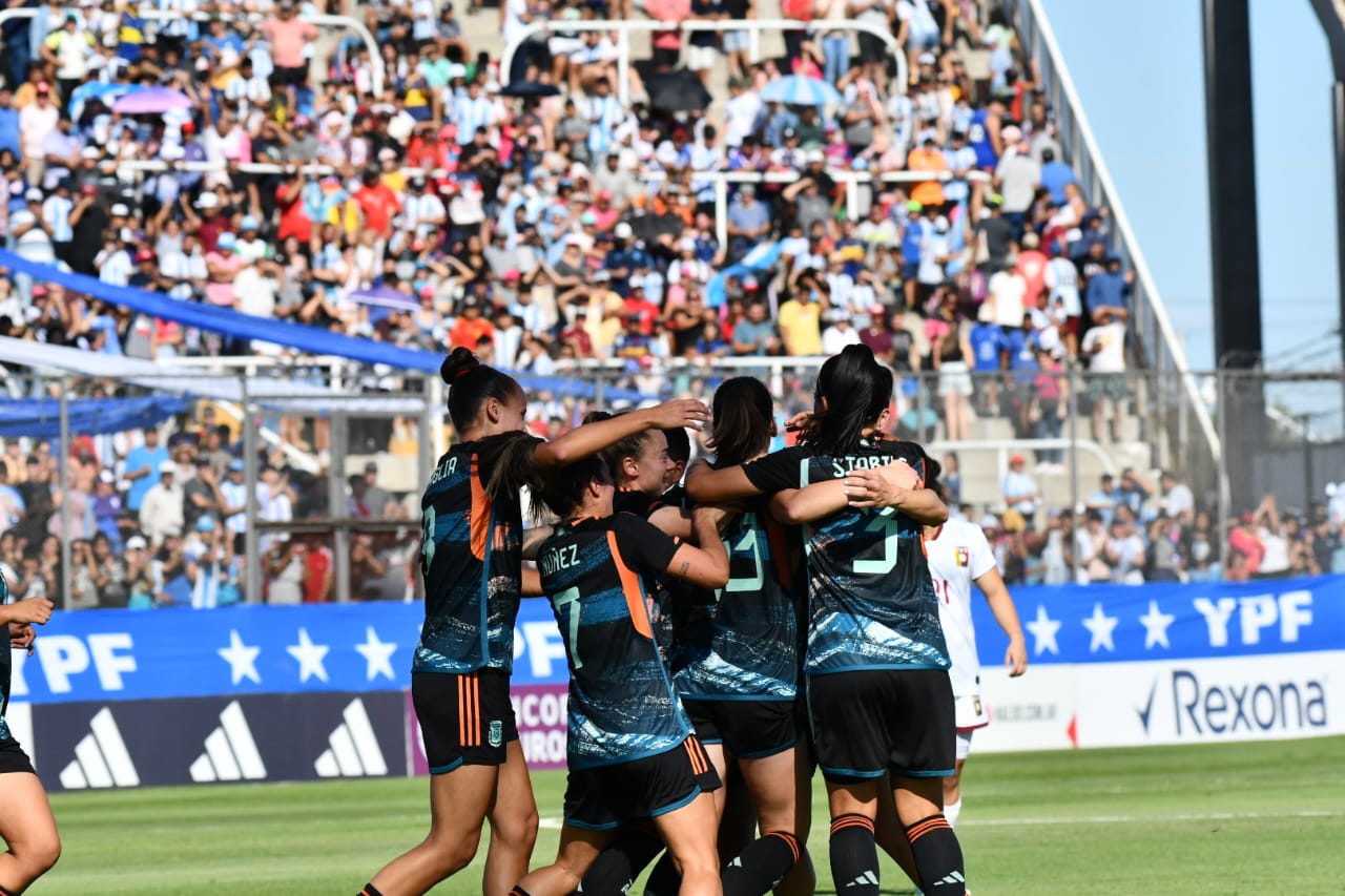 La Selección Femenina superó 3-0 a Venezuela en La Rioja
