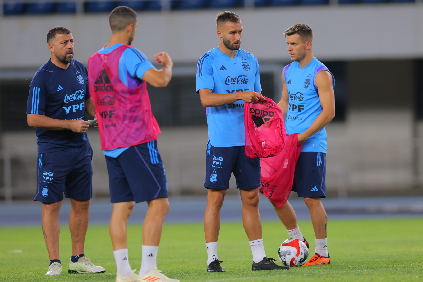 La Selección entrenó en el Estadio Olímpico de Pekín, de cara a los partidos con Australia e Indonesia