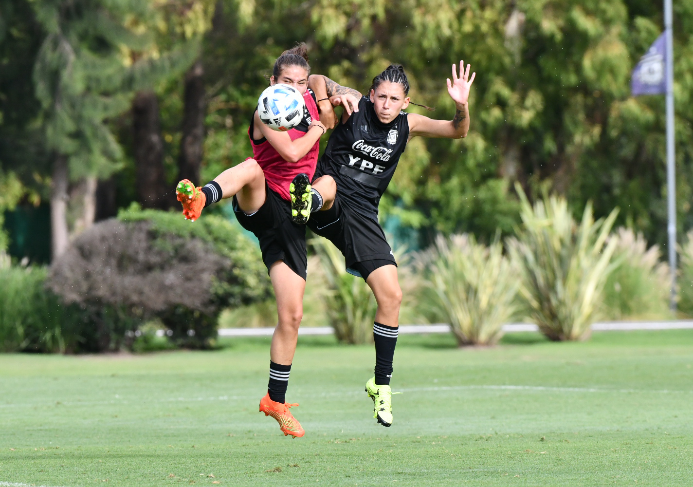 Jueves de fútbol para las preselecciones Sub 17 y Sub 20 femeninas