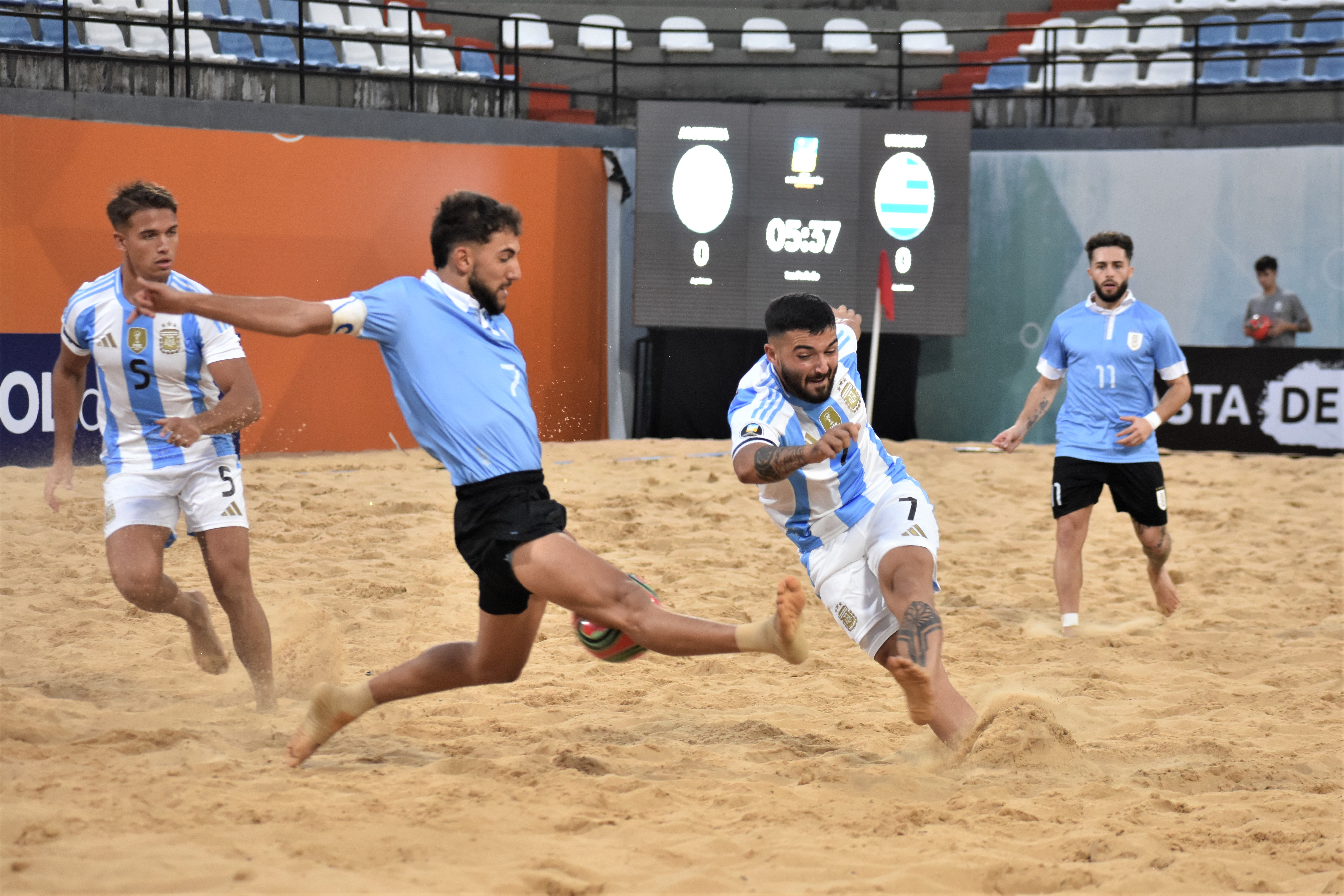 Liga Evolución de Fútbol Playa: ganó la Sub 20 y perdió la Mayor