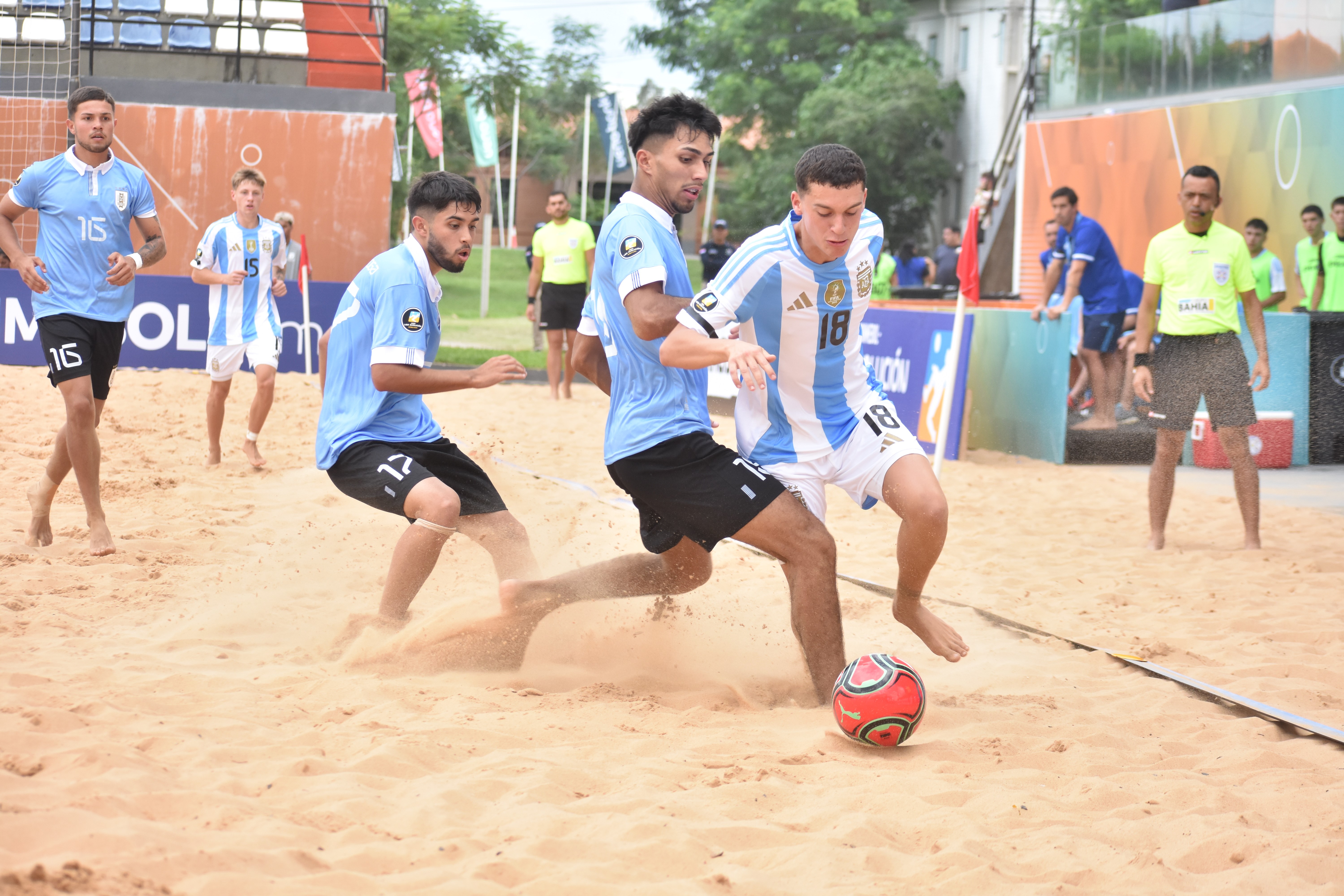 Liga Evolución de Fútbol Playa: ganó la Sub 20 y perdió la Mayor