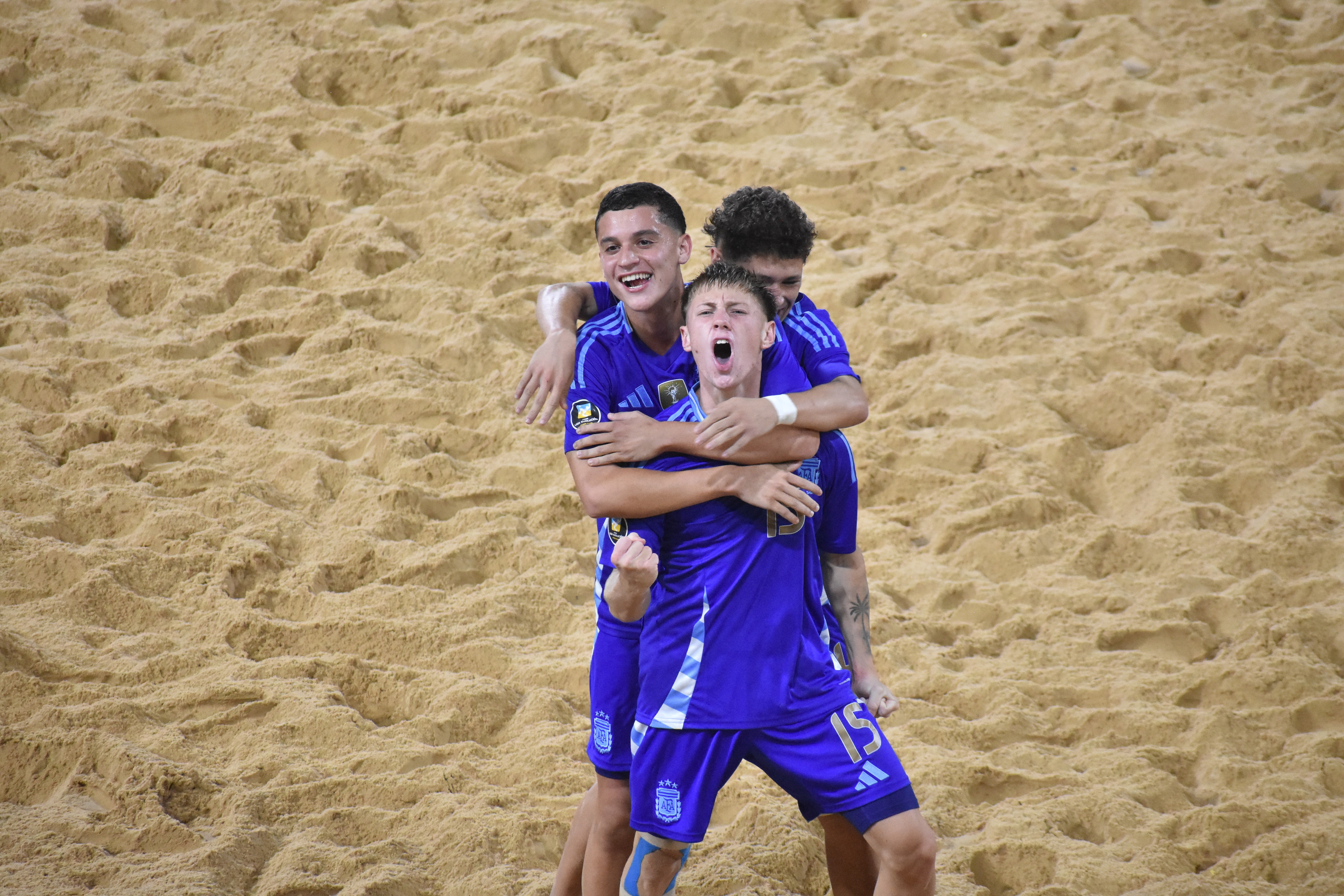 Liga Evolución de Fútbol Playa: triunfos de la Mayor y la Sub 20