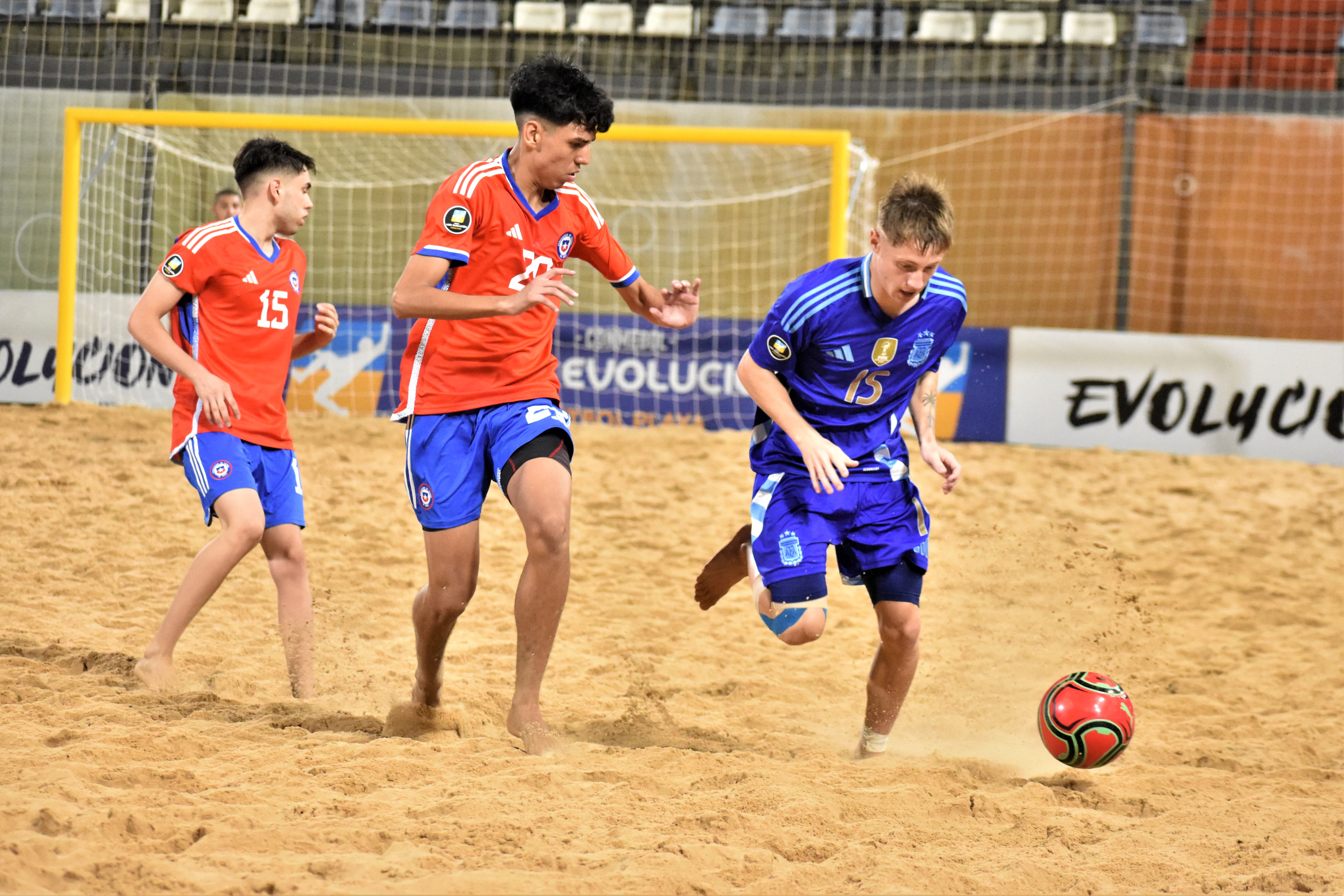 Liga Evolución de Fútbol Playa: triunfos de la Mayor y la Sub 20