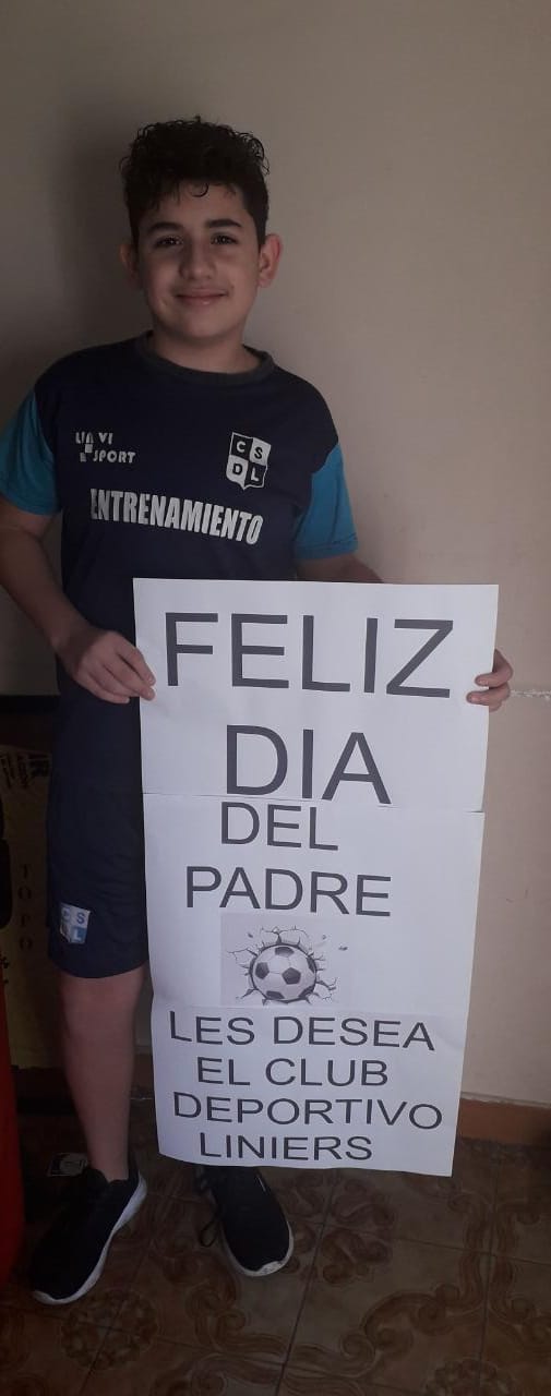 Los chicos saludaron a los padres en su día