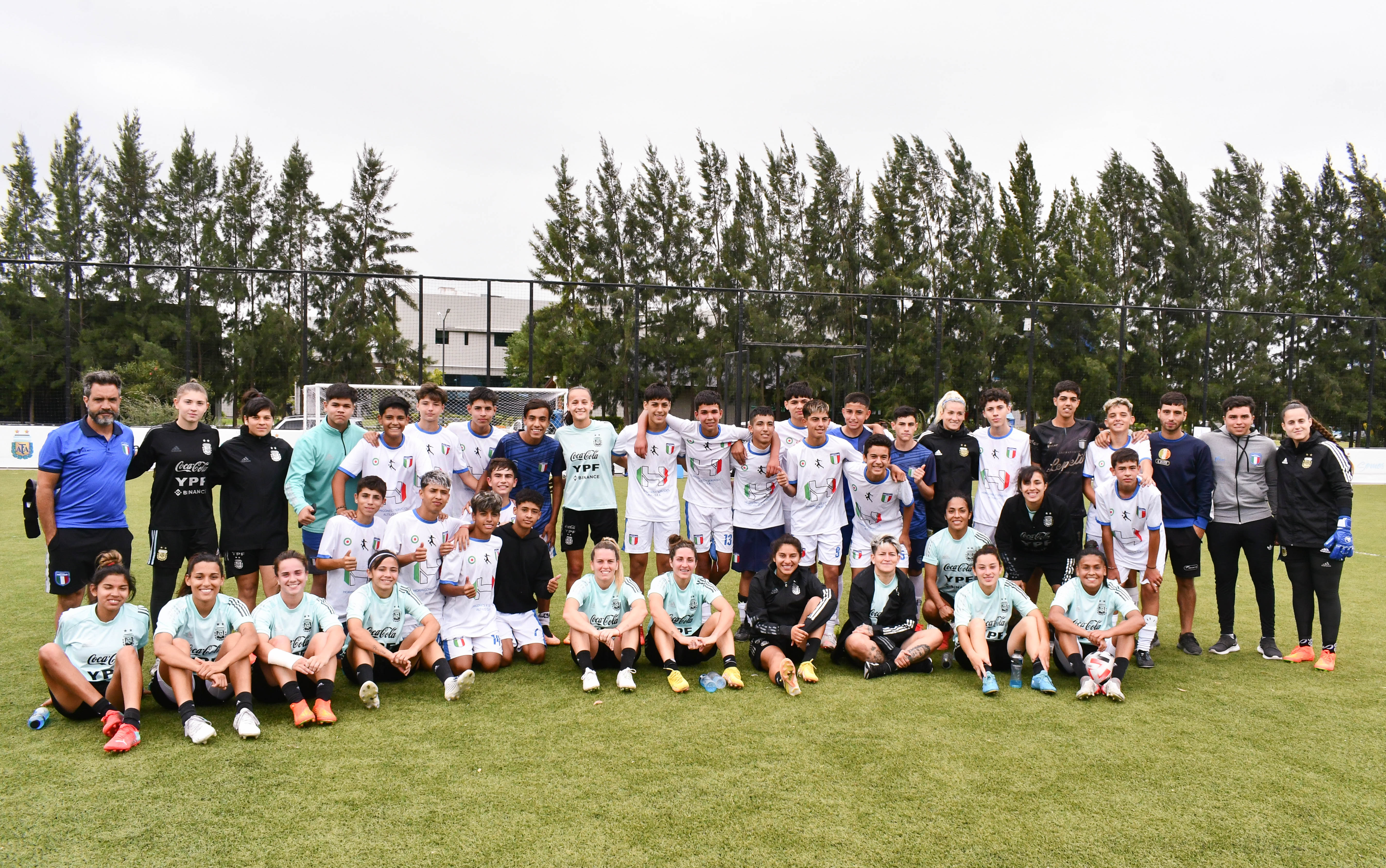 Amistoso informal para la preselección femenina local