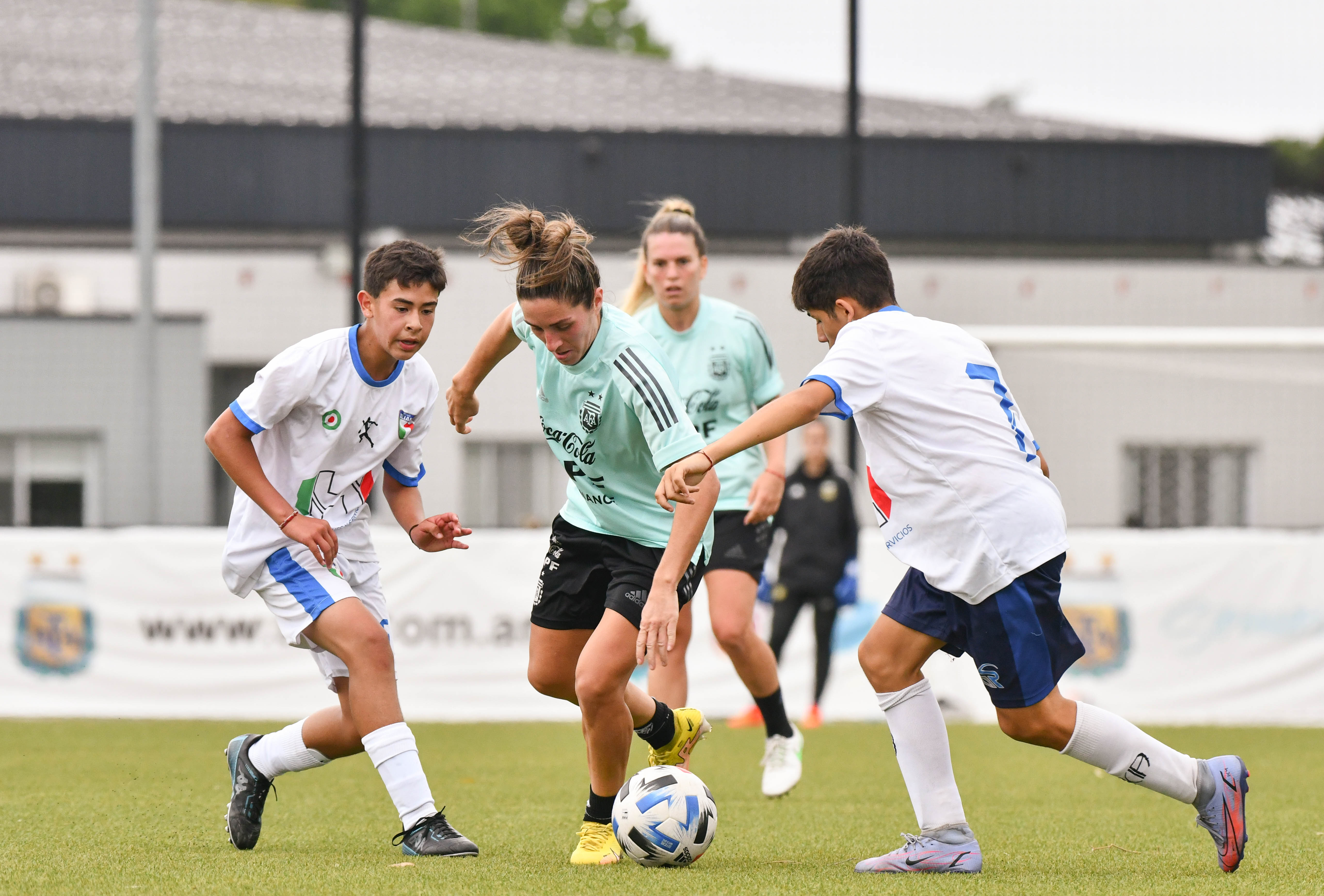 Amistoso informal para la preselección femenina local