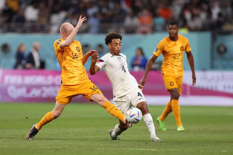 Países Bajos venció 3-1 a Estados Unidos y se clasificó a cuartos