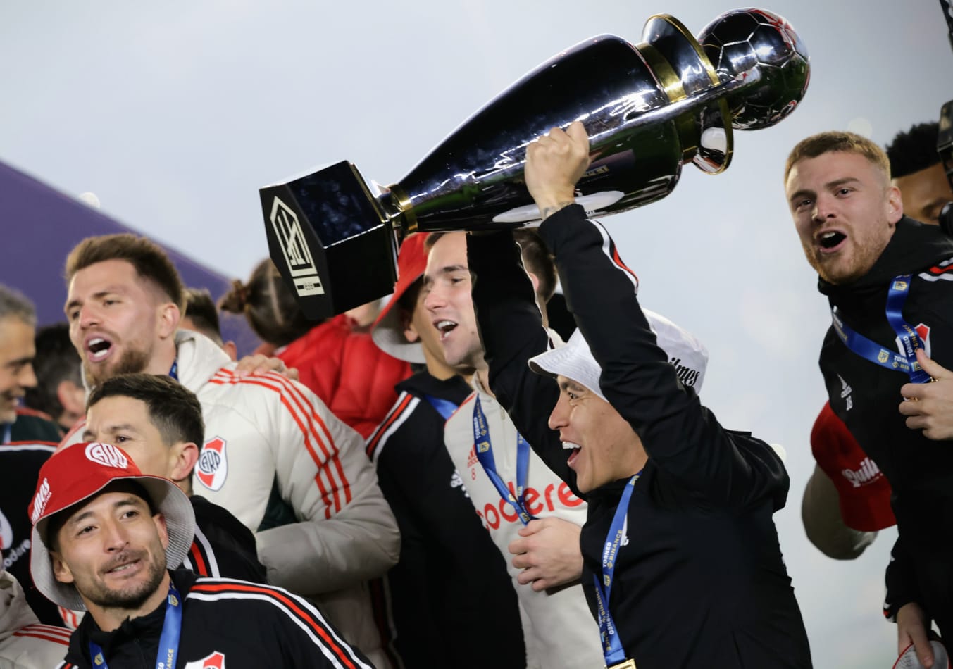 River recibió la copa de campeón