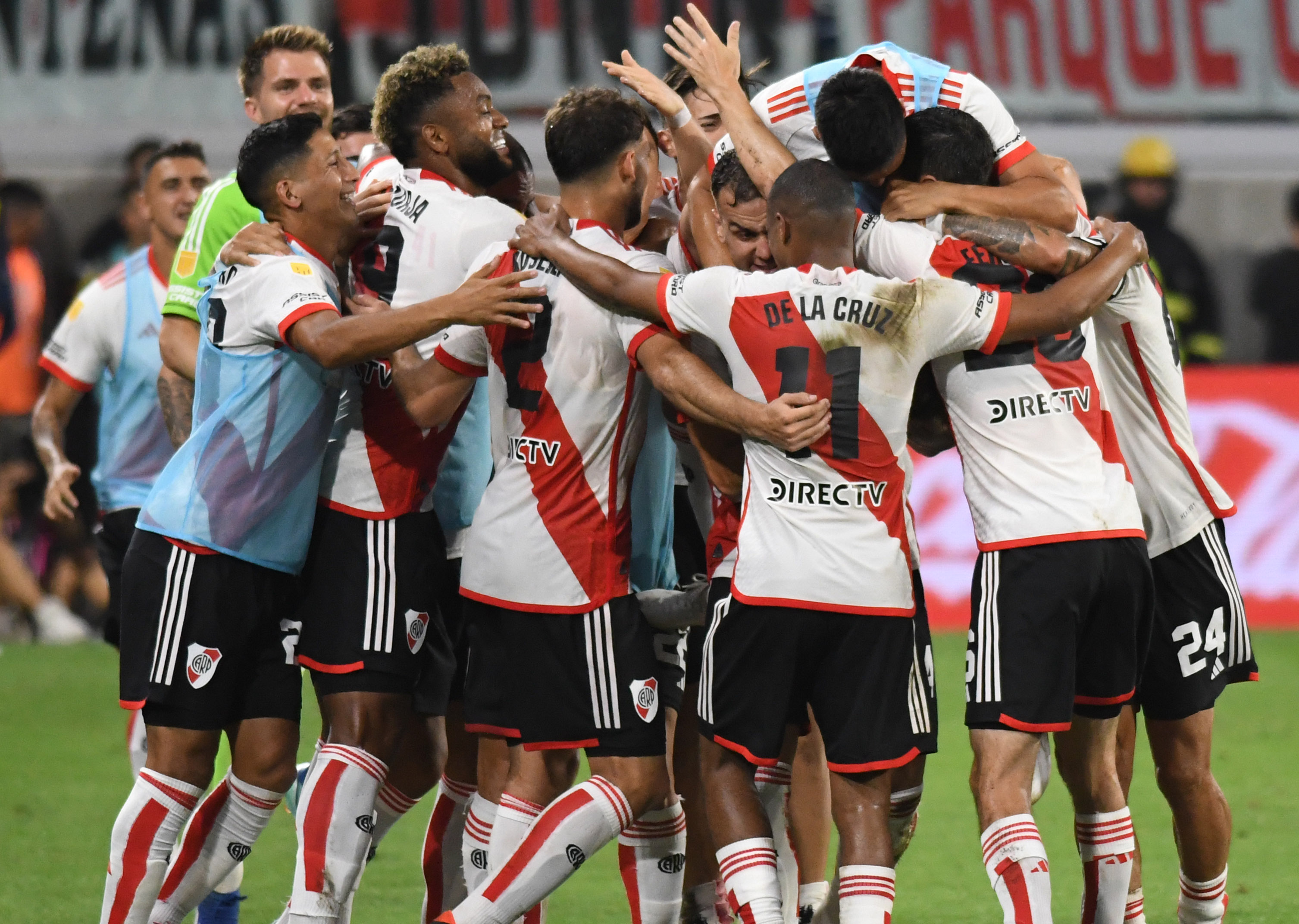 River se impuso ante Rosario Central por 2 a 0 y se quedó con el Trofeo de Campeones