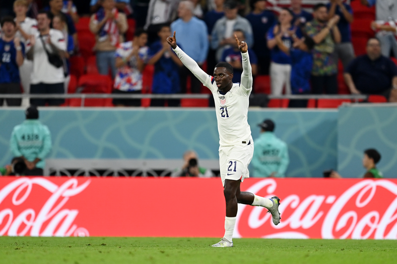 Estados Unidos y Gales igualaron 1-1 