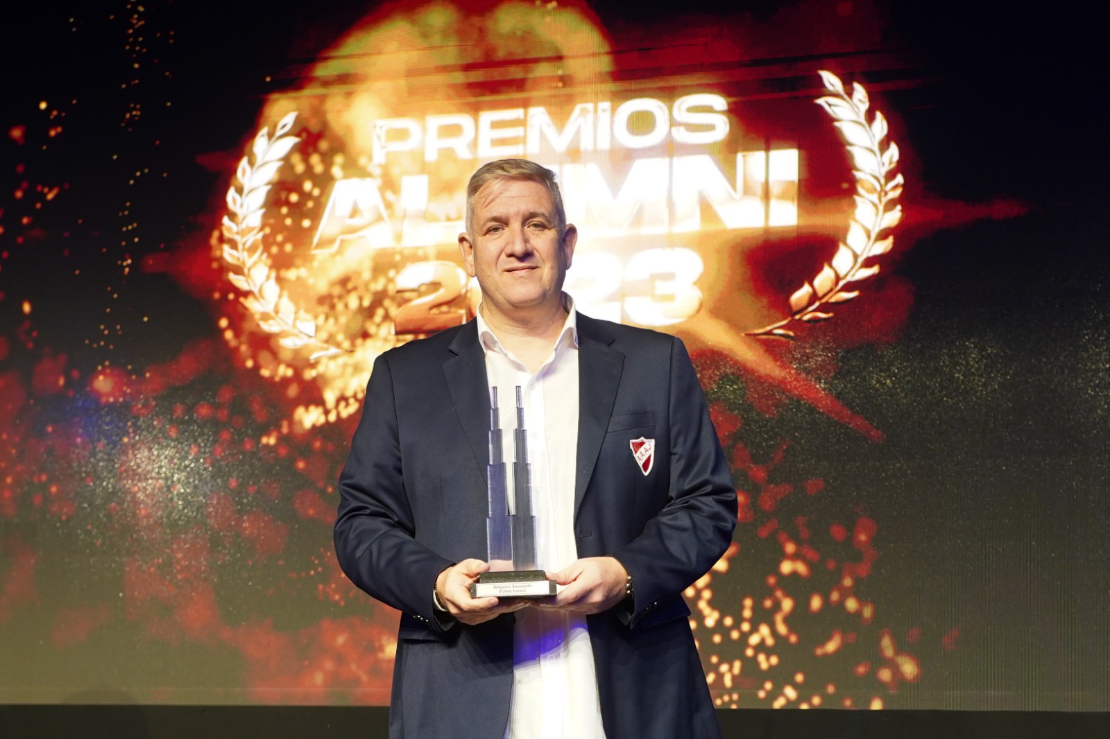 Se entregaron los premios Alumni en el predio de Ezeiza: el Presidente Tapia y la Selección Argentina recibieron el de oro 