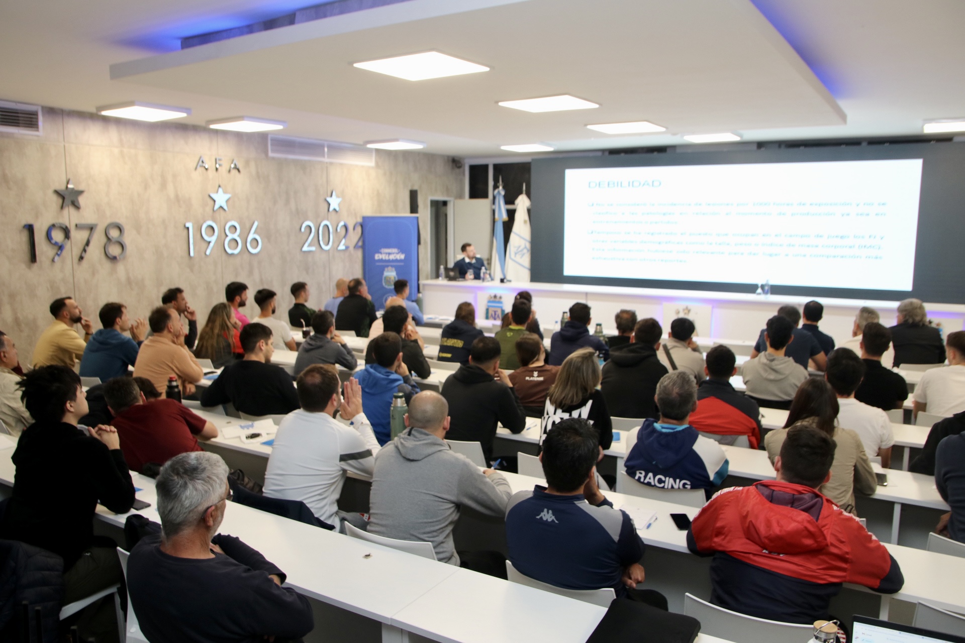 Se llevó a cabo una jornada de kinesiología para el fútbol juvenil 