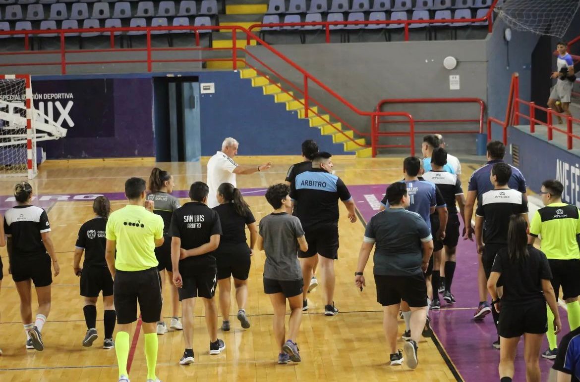 Se realizó un curso de perfeccionamiento de Árbitros de Futsal en San Luis