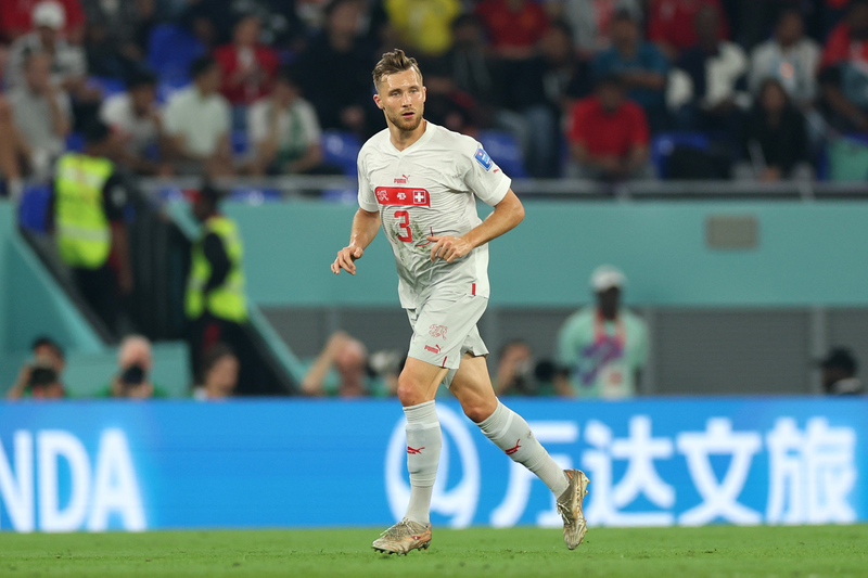 Suiza le ganó 3-2 a Serbia y avanzó a los octavos de final 