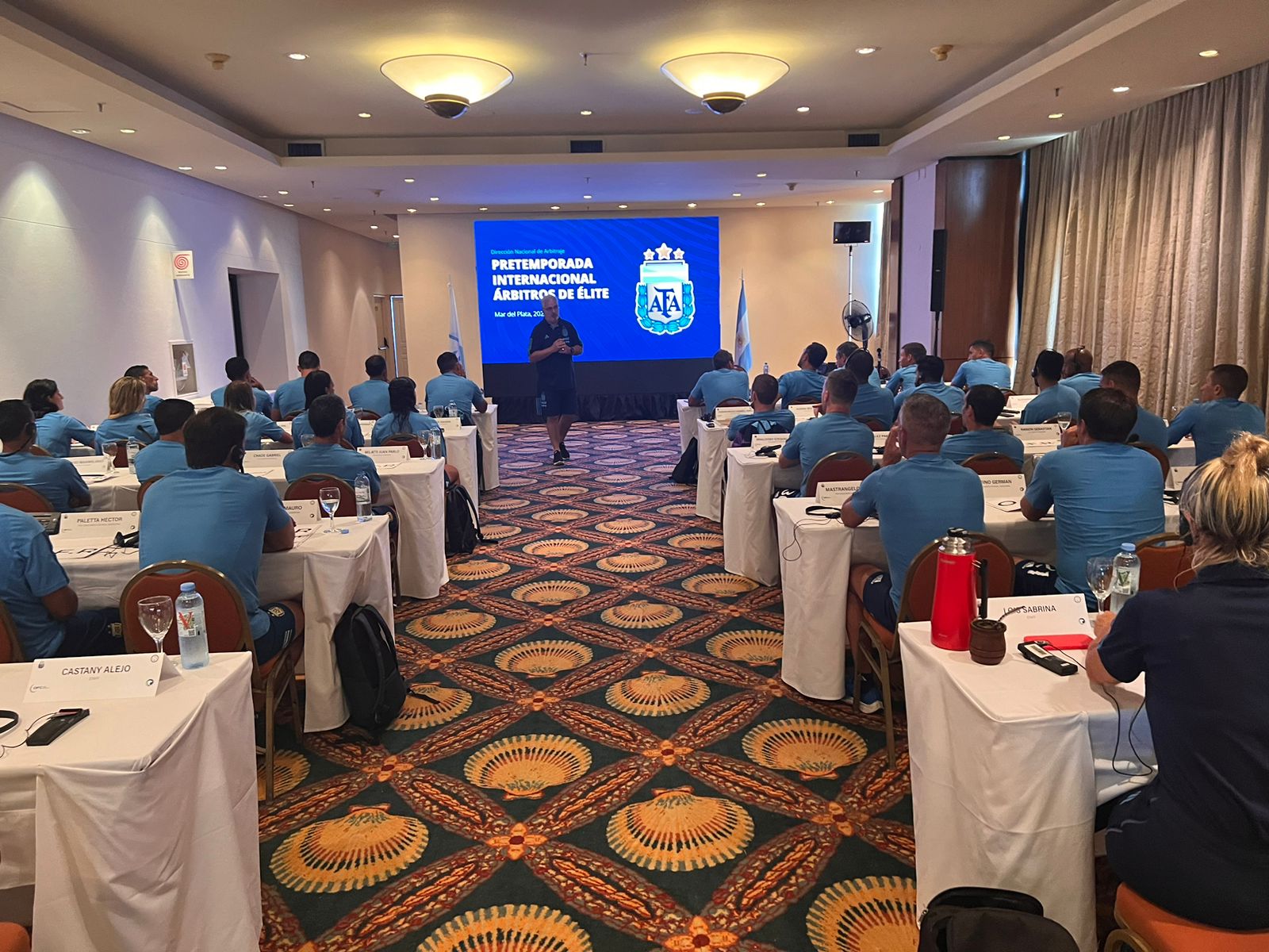 Sigue en marcha la pretemporada de árbitros internacionales de élite